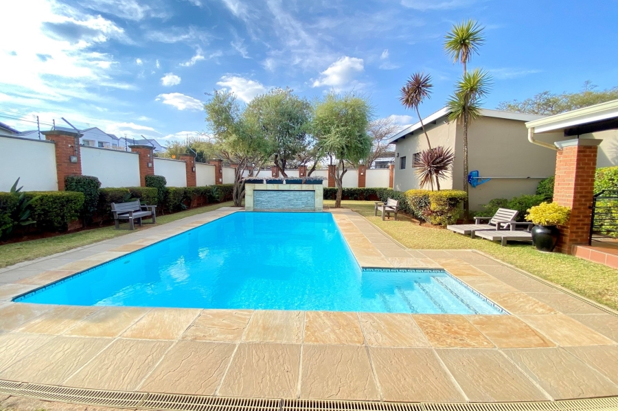 To Let 2 Bedroom Property for Rent in Greenstone Hill Gauteng