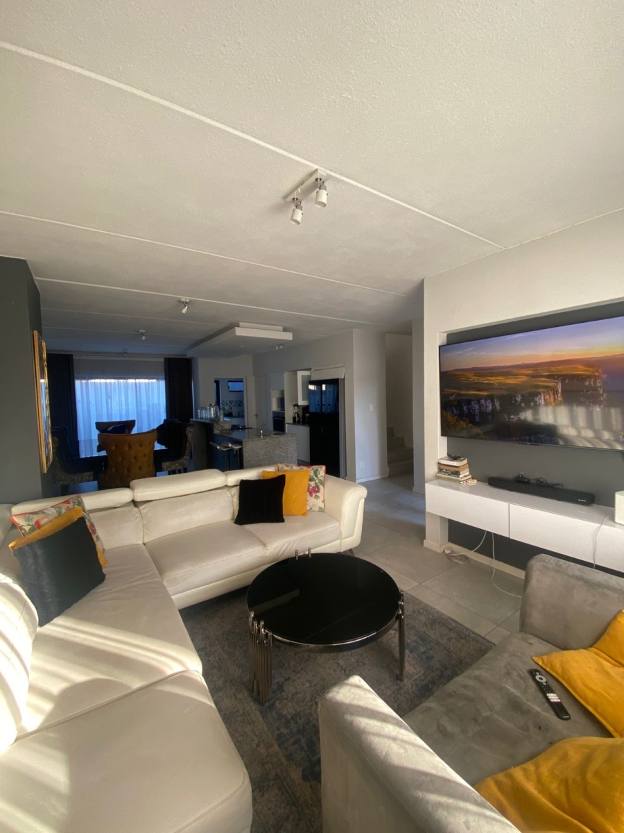 To Let 3 Bedroom Property for Rent in Edenvale Central Gauteng