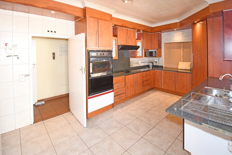 6 Bedroom Property for Sale in Bramley Gardens Gauteng