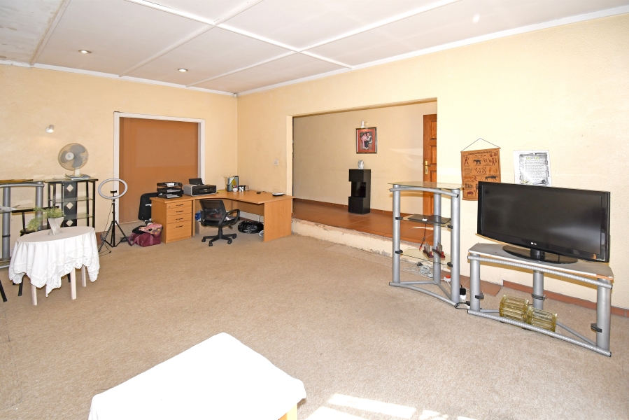6 Bedroom Property for Sale in Bramley Gardens Gauteng