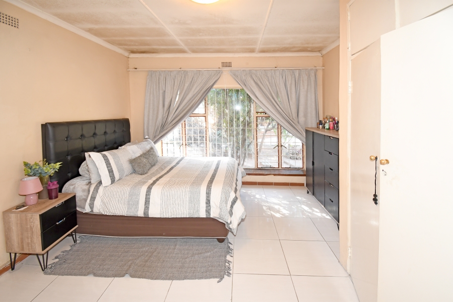 6 Bedroom Property for Sale in Bramley Gardens Gauteng