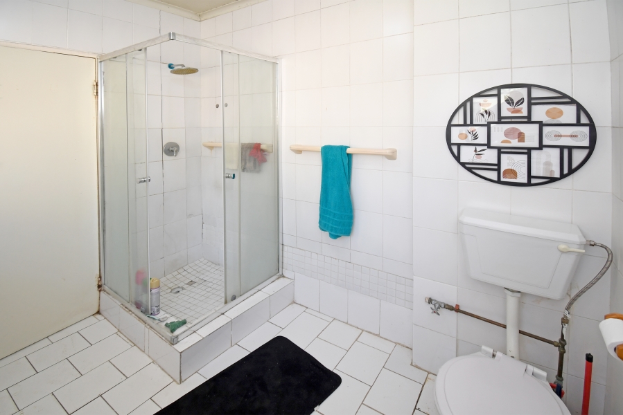6 Bedroom Property for Sale in Bramley Gardens Gauteng