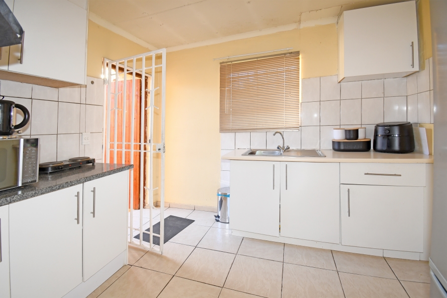 6 Bedroom Property for Sale in Bramley Gardens Gauteng