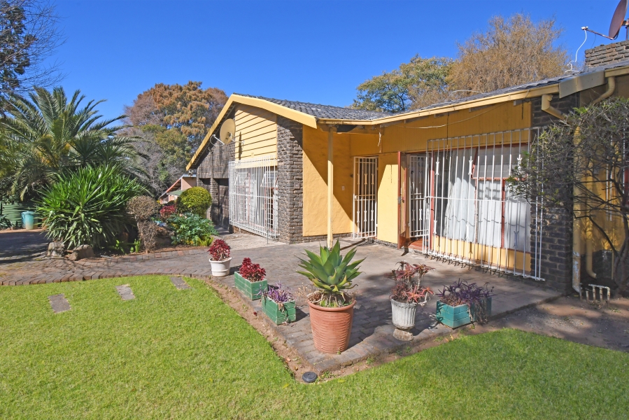 6 Bedroom Property for Sale in Bramley Gardens Gauteng