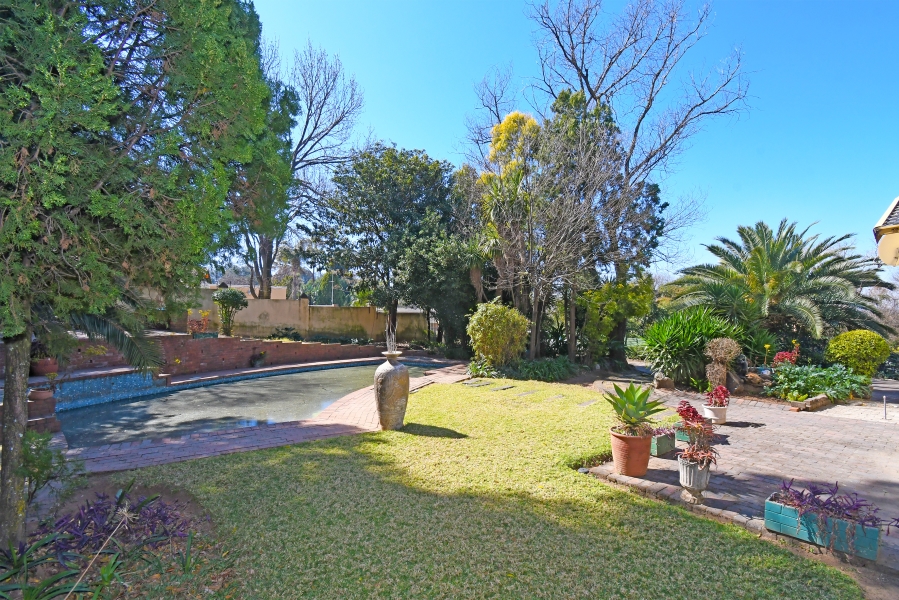 6 Bedroom Property for Sale in Bramley Gardens Gauteng