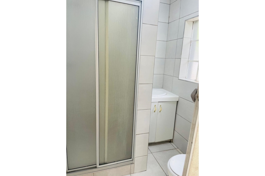 5 Bedroom Property for Sale in Noordwyk Gauteng