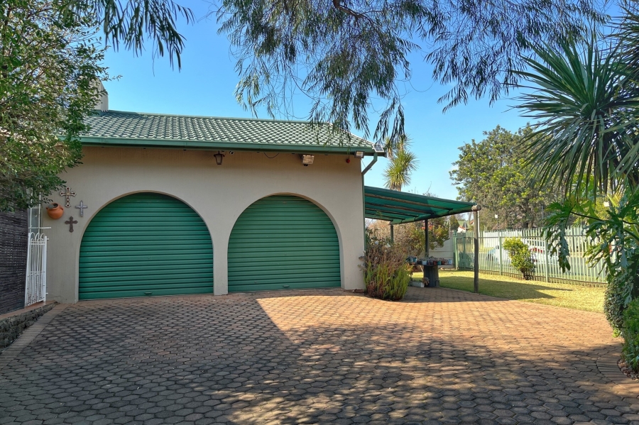 3 Bedroom Property for Sale in Weltevreden Park Gauteng
