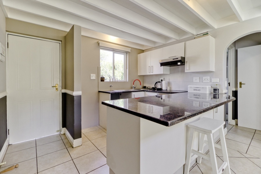 To Let 1 Bedroom Property for Rent in Lonehill Gauteng