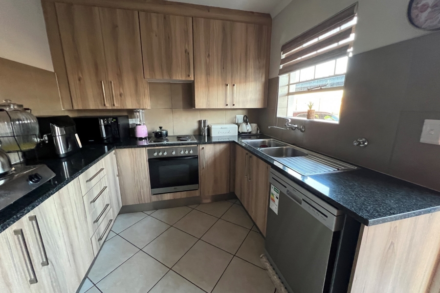 3 Bedroom Property for Sale in Monavoni Gauteng