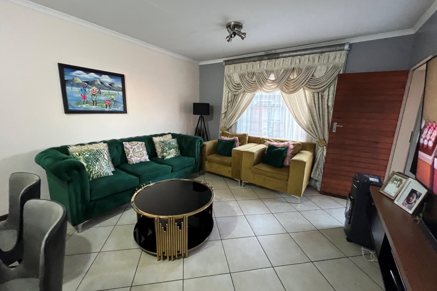 3 Bedroom Property for Sale in Monavoni Gauteng