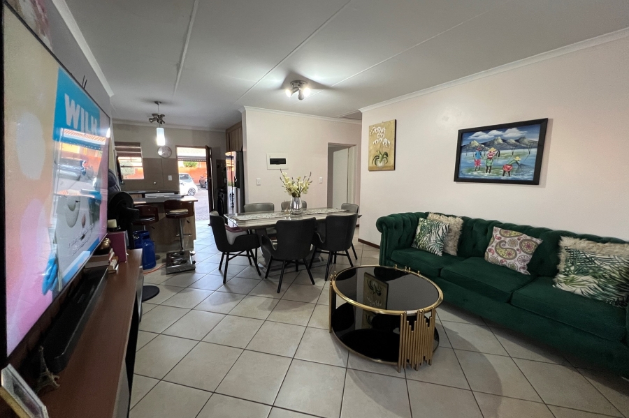 3 Bedroom Property for Sale in Monavoni Gauteng