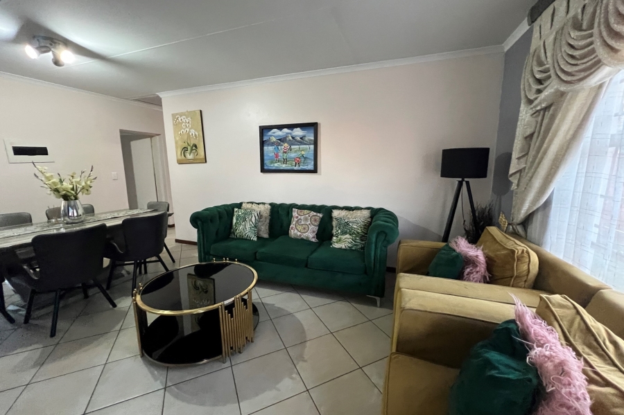 3 Bedroom Property for Sale in Monavoni Gauteng