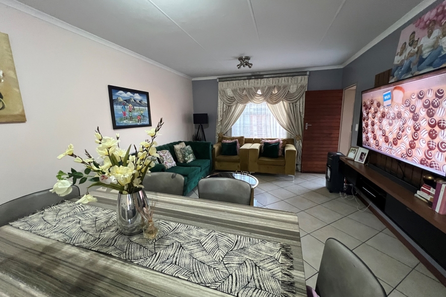 3 Bedroom Property for Sale in Monavoni Gauteng