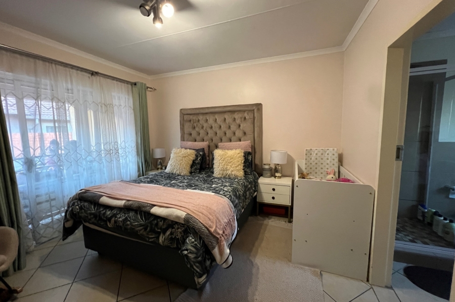 3 Bedroom Property for Sale in Monavoni Gauteng