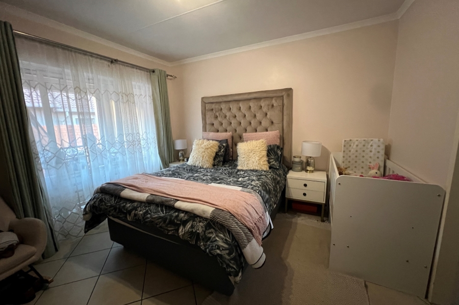 3 Bedroom Property for Sale in Monavoni Gauteng
