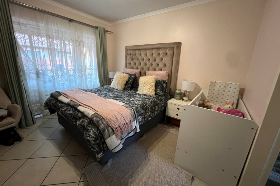 3 Bedroom Property for Sale in Monavoni Gauteng