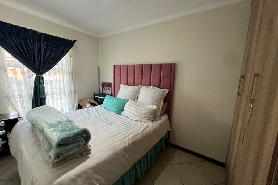 3 Bedroom Property for Sale in Monavoni Gauteng
