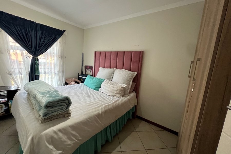 3 Bedroom Property for Sale in Monavoni Gauteng