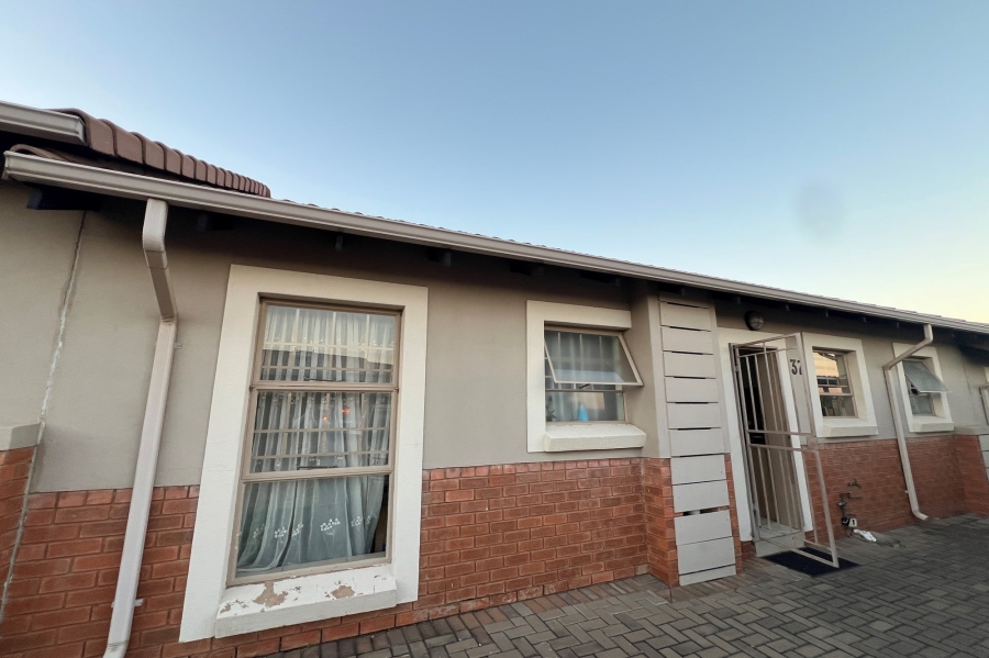 3 Bedroom Property for Sale in Monavoni Gauteng