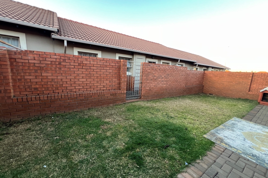 3 Bedroom Property for Sale in Monavoni Gauteng