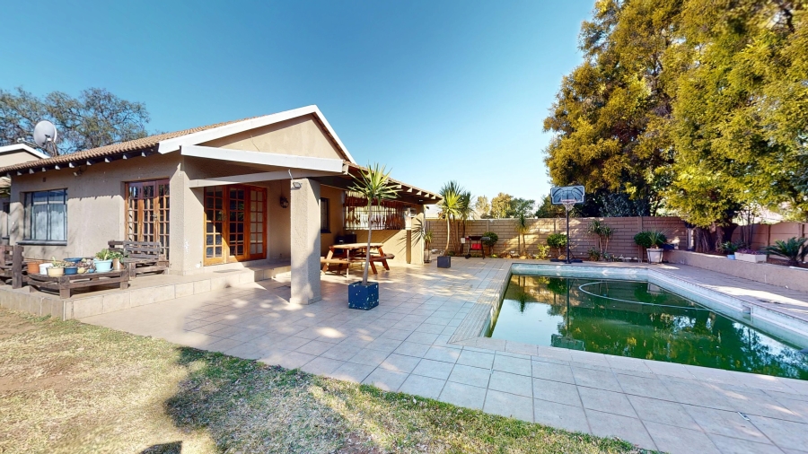 4 Bedroom Property for Sale in Sunward Park Gauteng