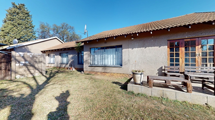 4 Bedroom Property for Sale in Sunward Park Gauteng