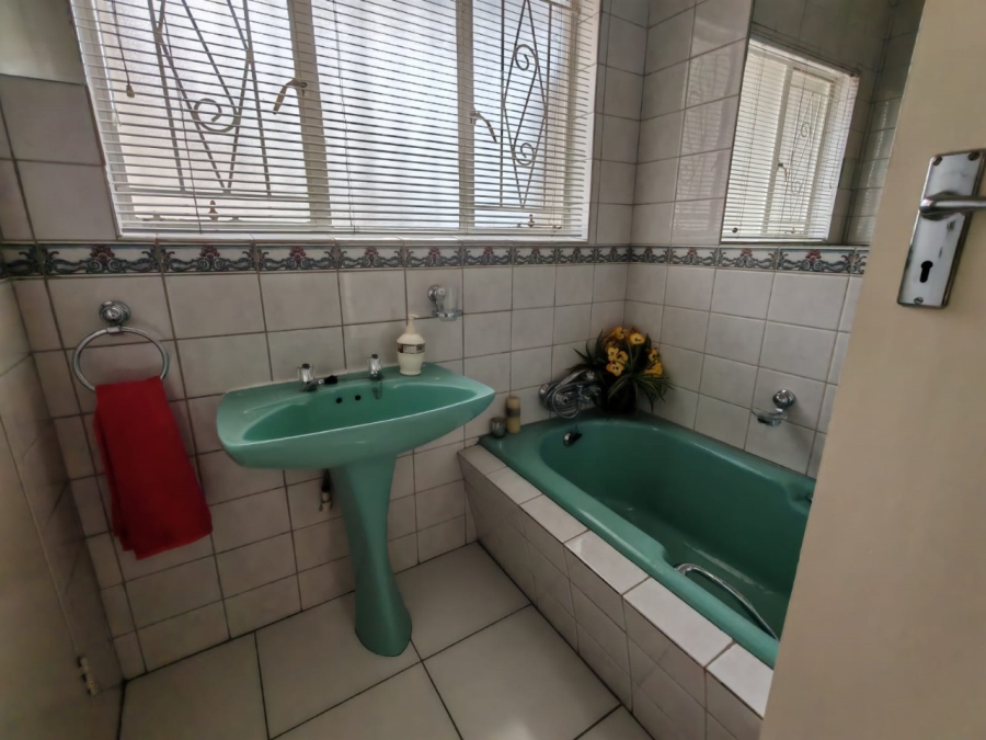 3 Bedroom Property for Sale in Vanderbijlpark SE 2 Gauteng