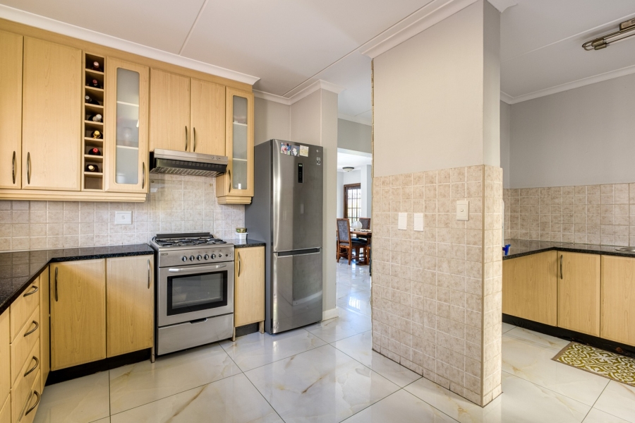 4 Bedroom Property for Sale in Broadacres Gauteng