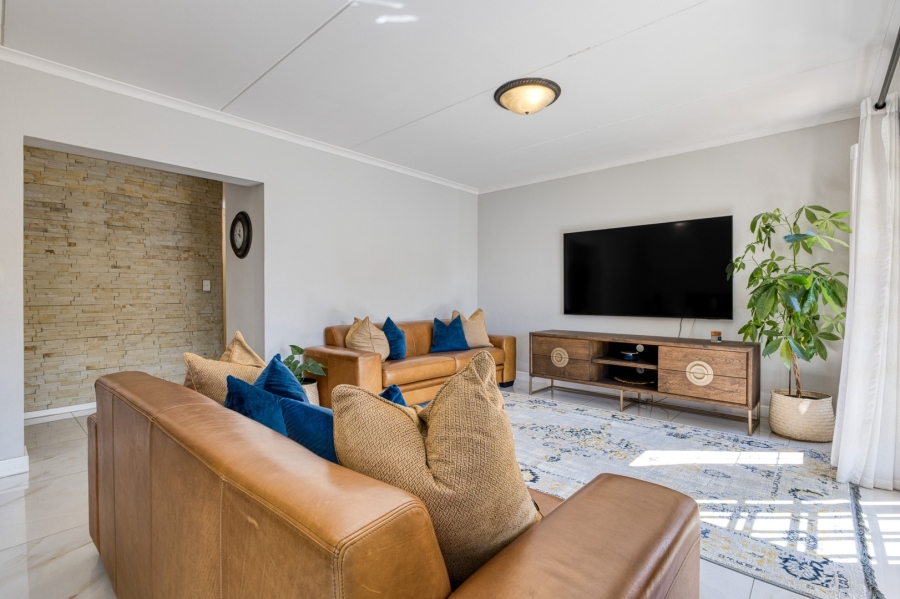 4 Bedroom Property for Sale in Broadacres Gauteng