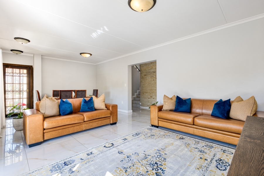 4 Bedroom Property for Sale in Broadacres Gauteng