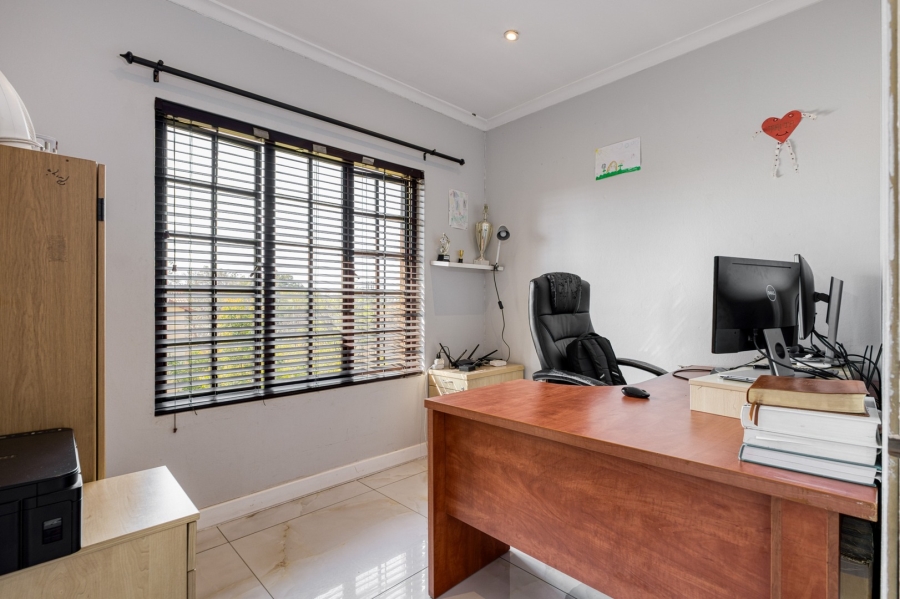 4 Bedroom Property for Sale in Broadacres Gauteng