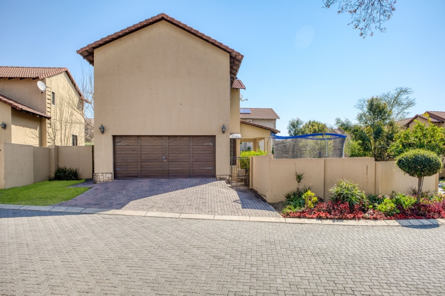4 Bedroom Property for Sale in Broadacres Gauteng