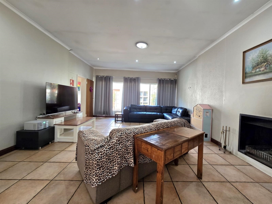 3 Bedroom Property for Sale in New Redruth Gauteng