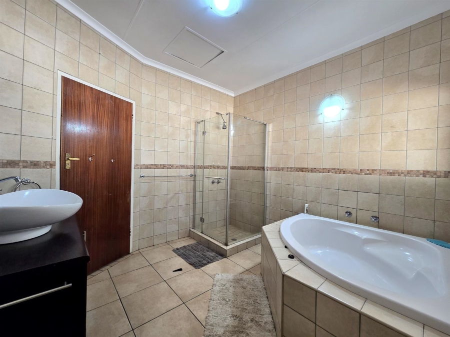 3 Bedroom Property for Sale in New Redruth Gauteng