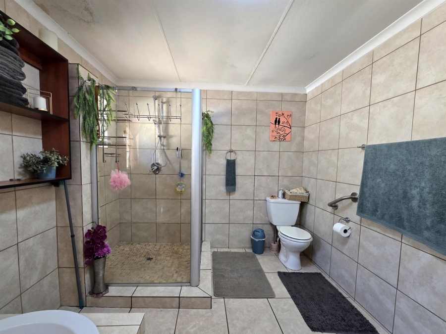 3 Bedroom Property for Sale in New Redruth Gauteng