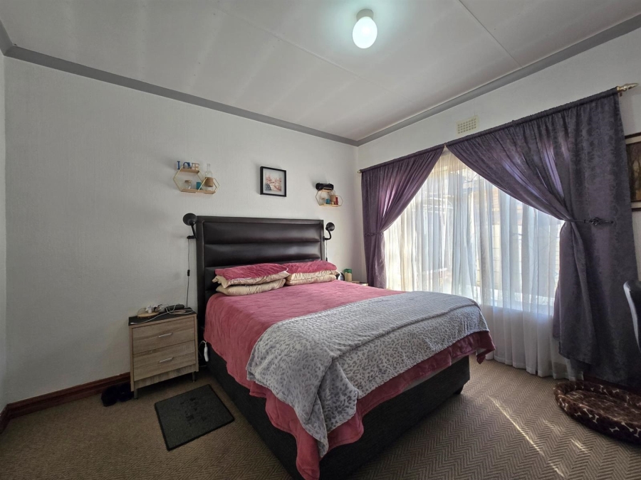 3 Bedroom Property for Sale in New Redruth Gauteng