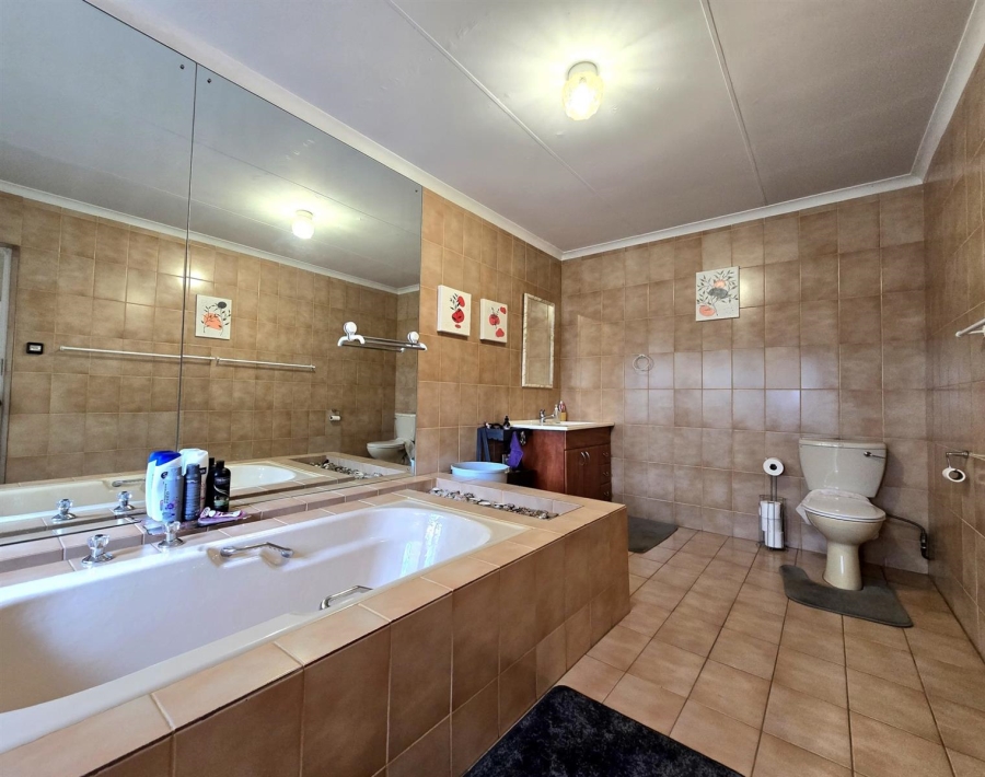 3 Bedroom Property for Sale in New Redruth Gauteng