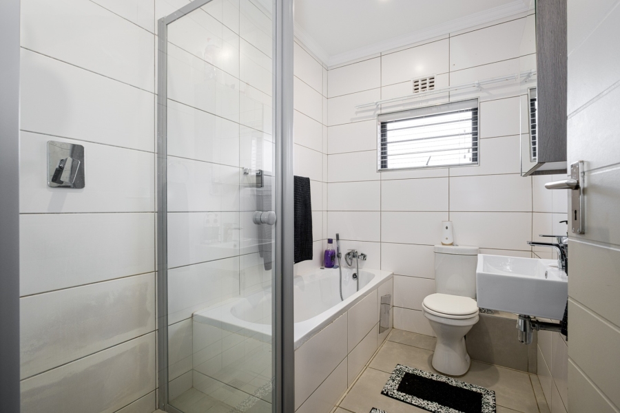 3 Bedroom Property for Sale in Lion Pride Gauteng