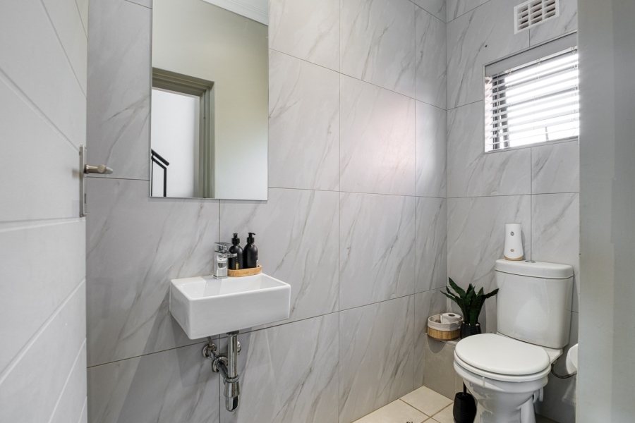 3 Bedroom Property for Sale in Lion Pride Gauteng