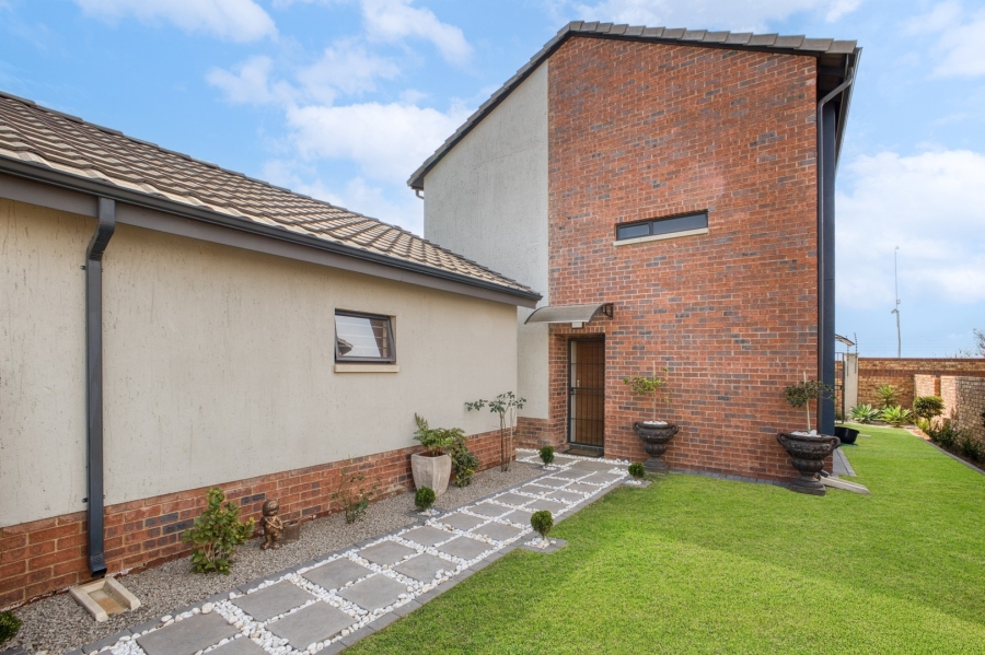 3 Bedroom Property for Sale in Lion Pride Gauteng