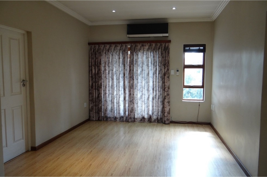4 Bedroom Property for Sale in Midfield Estate Gauteng