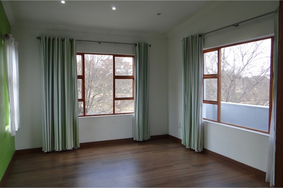 4 Bedroom Property for Sale in Midfield Estate Gauteng