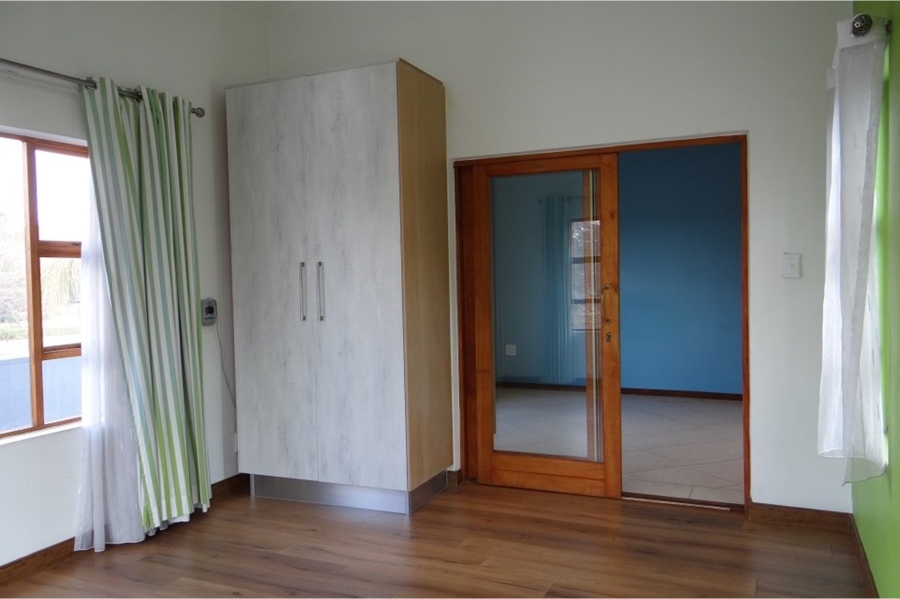 4 Bedroom Property for Sale in Midfield Estate Gauteng