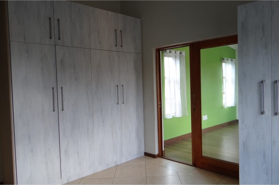 4 Bedroom Property for Sale in Midfield Estate Gauteng