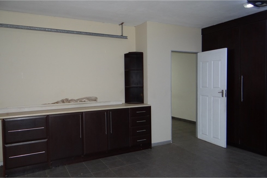 4 Bedroom Property for Sale in Midfield Estate Gauteng