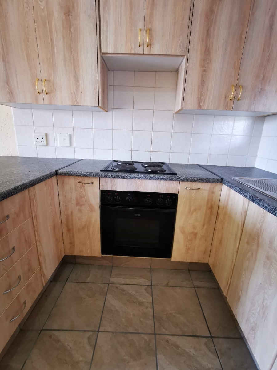 To Let 2 Bedroom Property for Rent in Noordheuwel Gauteng