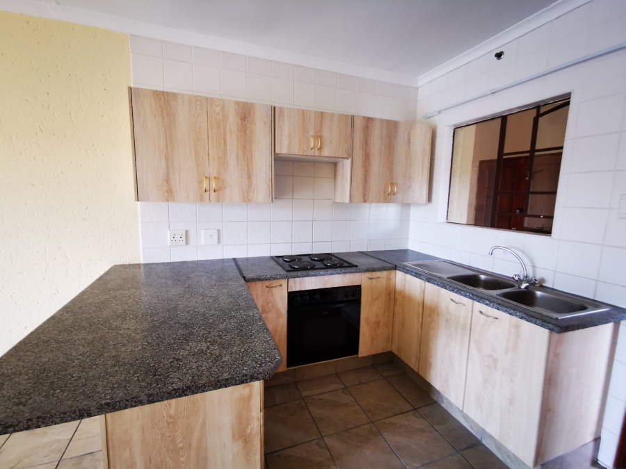 To Let 2 Bedroom Property for Rent in Noordheuwel Gauteng