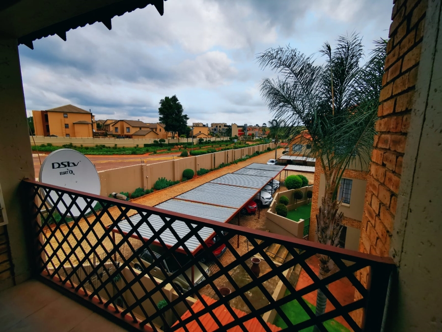To Let 2 Bedroom Property for Rent in Noordheuwel Gauteng
