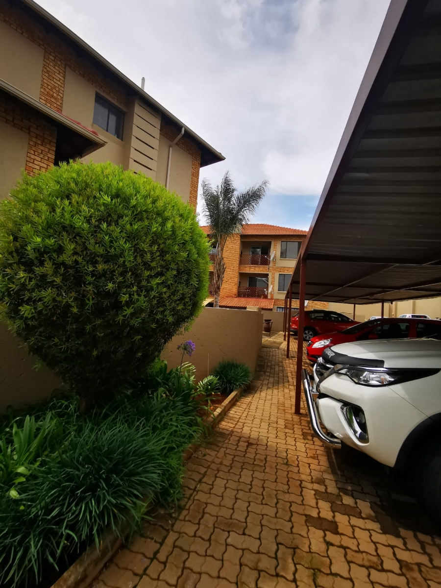 To Let 2 Bedroom Property for Rent in Noordheuwel Gauteng