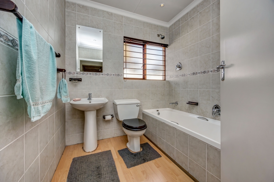 4 Bedroom Property for Sale in Fourways Gauteng